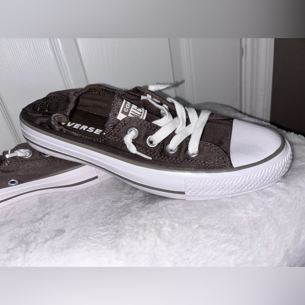 Converse Size 8 Women’s Charcoal Slip-on Sneakers